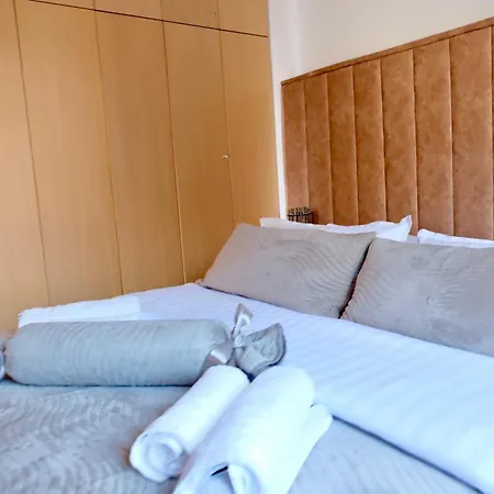 White Luxury With Private Pool 사밀