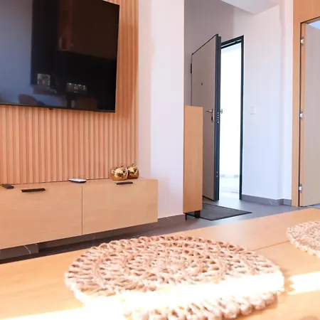 아파트 White Luxury With Private Pool 사밀